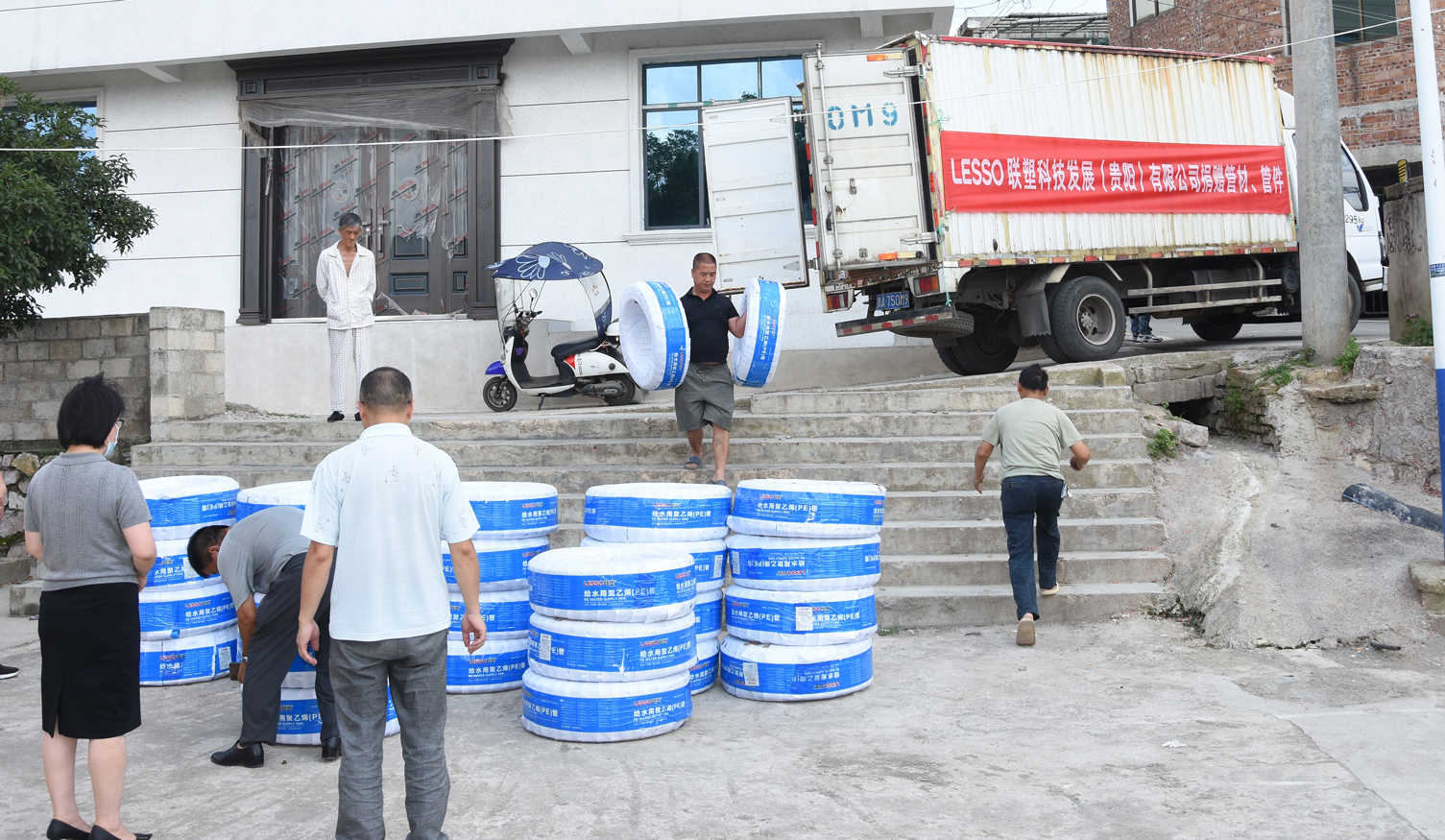 中国2121非凡助力执行贵州省清镇市红枫湖镇白泥村饮用水工程公益项目